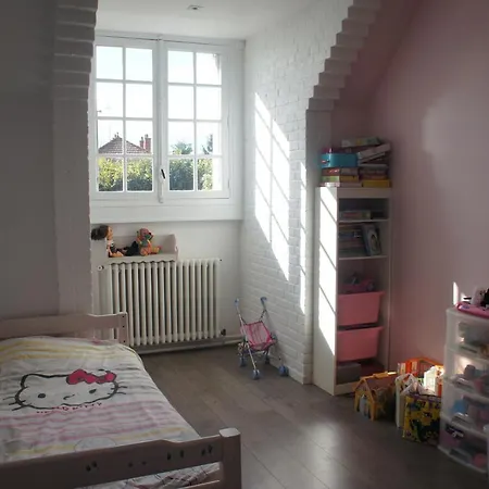 Feriehus Large Quiet House, 5min From Train Station